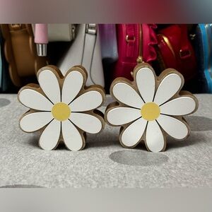 Daisy Flower Wood Table Decor x 2!